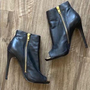Steve Madden black heel bootie